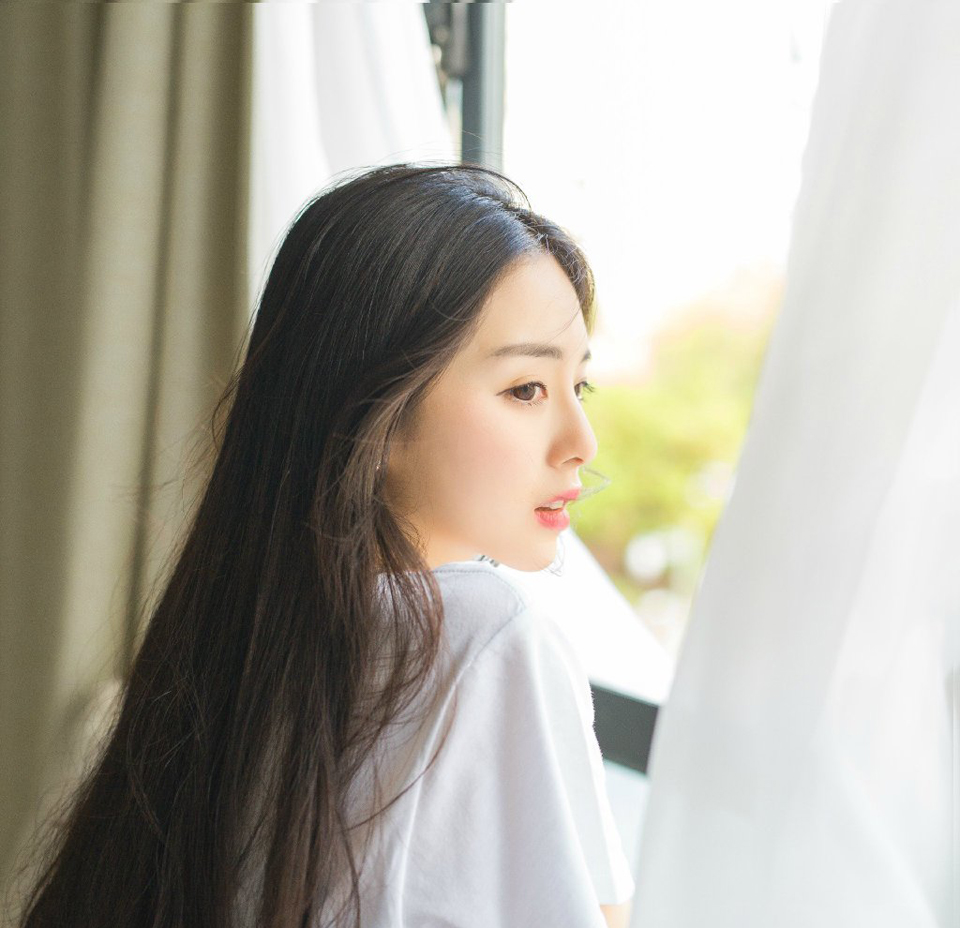 “也对。”庞统点点头：“既然刘将军执意强辩，统也不与你争论，就当你所言是对的，那就说说下一个话题，两国交锋，不斩来使，庞某此来，一路拜关而入，依足了礼数，如今还未开口，刘将军却直接将我拿下，难道这蜀中之地，与我中原大地待客之道有所不同？”
